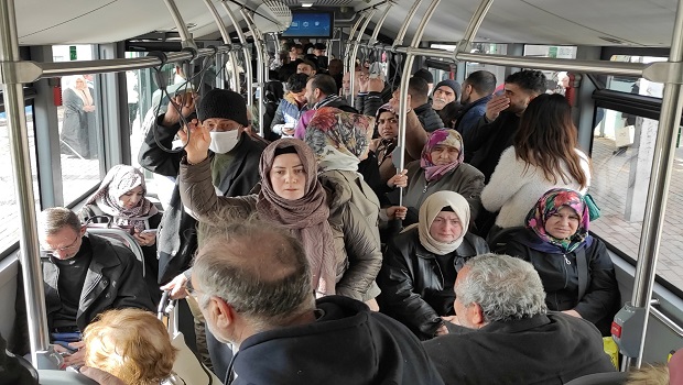 BÜYÜKŞEHİR TOPLU TAŞIMA VE PARKOMATLAR İÇİN SORDU VATANDAŞ YANITLADI