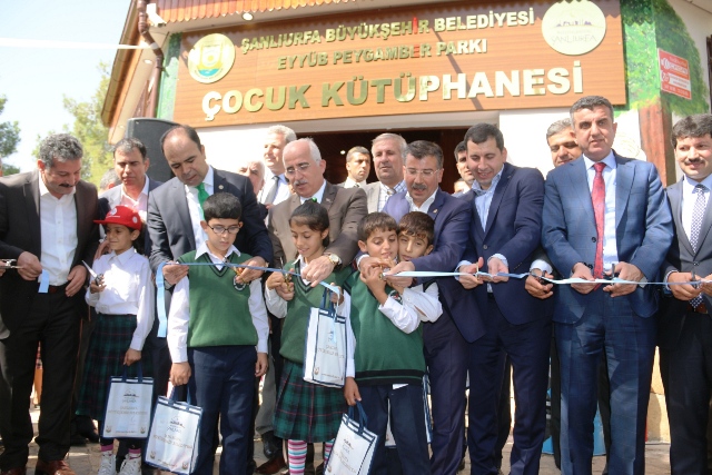 Büyükşehir Çocuk Kütüphanesi Hizmete Açıldı